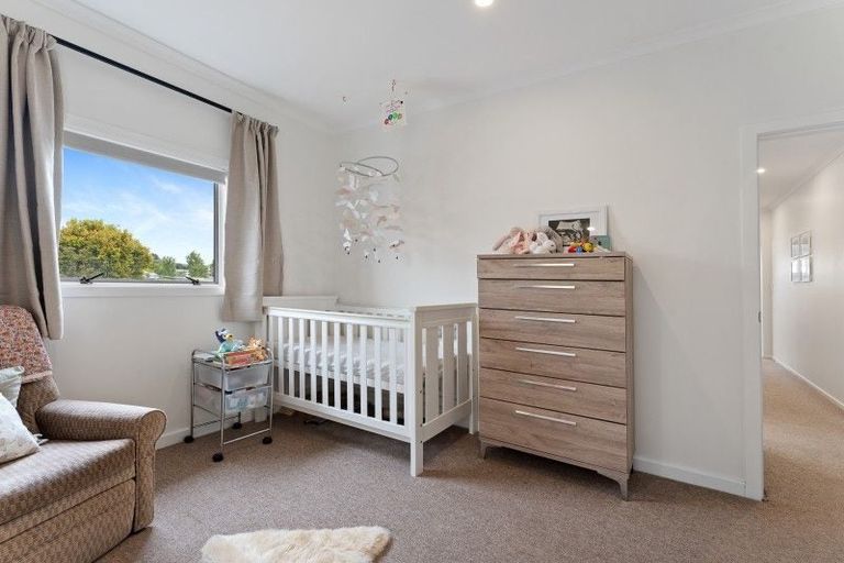 Photo of property in 51b Omata Road, Marfell, New Plymouth, 4310