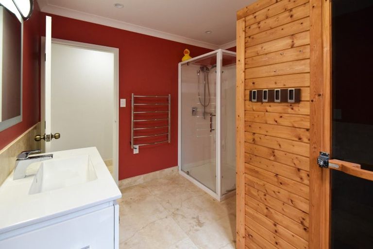 Photo of property in 8 Janet Place, Lynmore, Rotorua, 3010