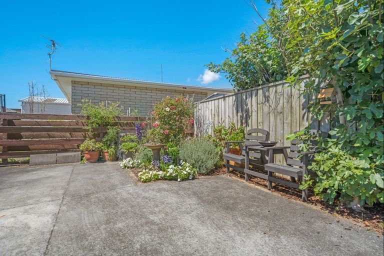 Photo of property in 5b Clemow Road, Fitzroy, New Plymouth, 4312