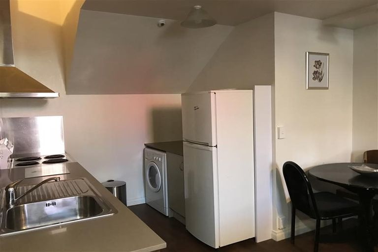 Photo of property in 37 Dowling Street, Dunedin Central, Dunedin, 9016