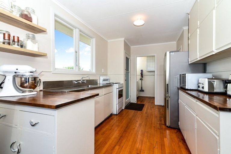 Photo of property in 12 Rhonda Avenue, Deanwell, Hamilton, 3206