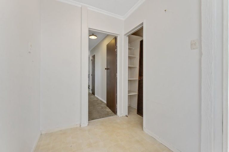 Photo of property in 12 Pinedale Parade, Milson, Palmerston North, 4414