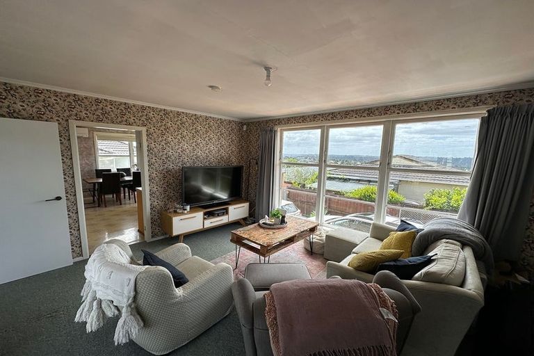 Photo of property in 1/99 Rangatira Road, Beach Haven, Auckland, 0626