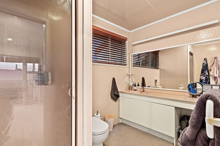 Photo of property in 9 Chorley Avenue, Massey, Auckland, 0614