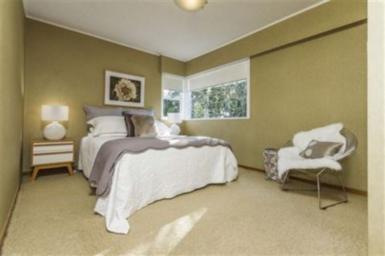 Photo of property in 145 Ocean View Road, Hillcrest, Auckland, 0627