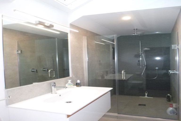 Photo of property in 31 Waimana Avenue, Northcote Point, Auckland, 0627