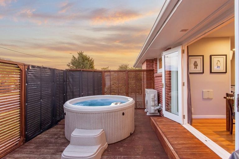 Photo of property in 65 Prestons Road, Redwood, Christchurch, 8051