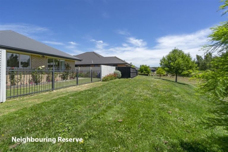 Photo of property in 19 Famille Close, Yaldhurst, Christchurch, 8042