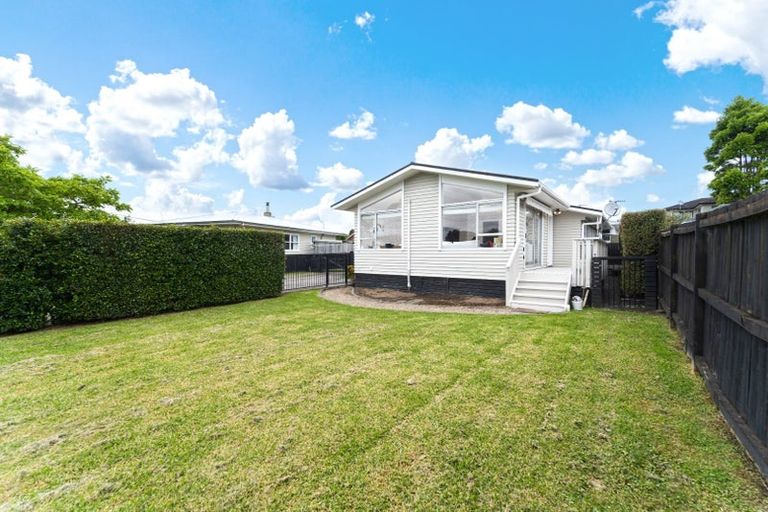 Photo of property in 25a Waipani Road, Te Atatu Peninsula, Auckland, 0610