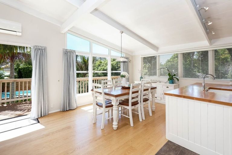 Photo of property in 41 Evelyn Road, Cockle Bay, Auckland, 2014