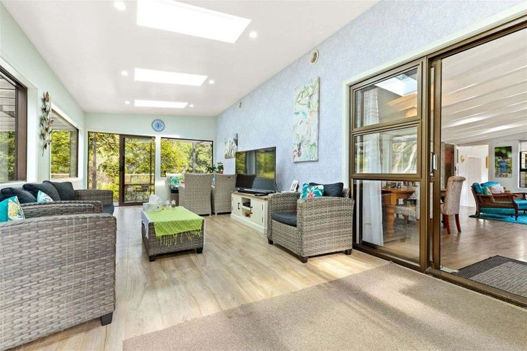 Photo of property in 14 Yelash Road, Massey, Auckland, 0614