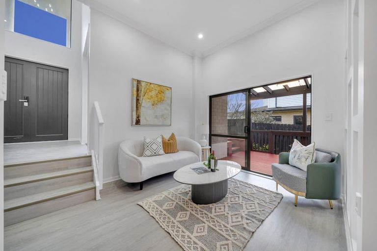 Photo of property in 29 Midhurst Avenue, Henderson, Auckland, 0612