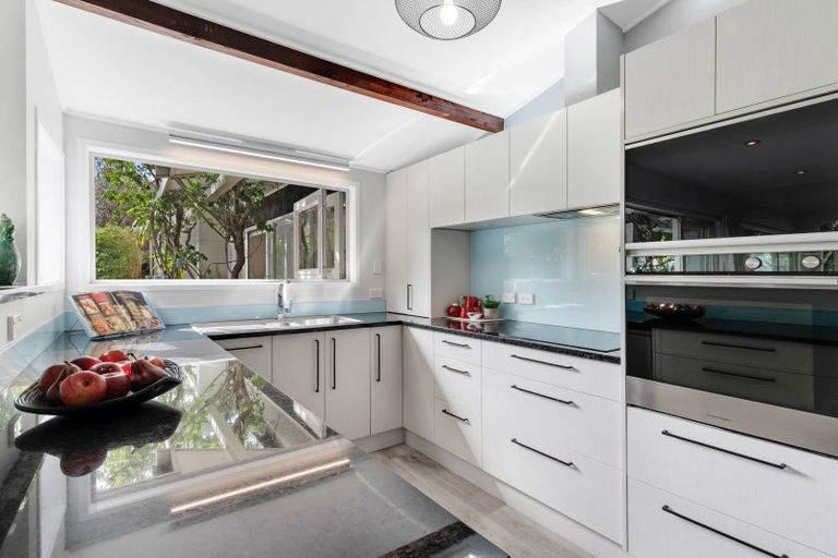 Photo of property in 13 Tyrian Close, Half Moon Bay, Auckland, 2012