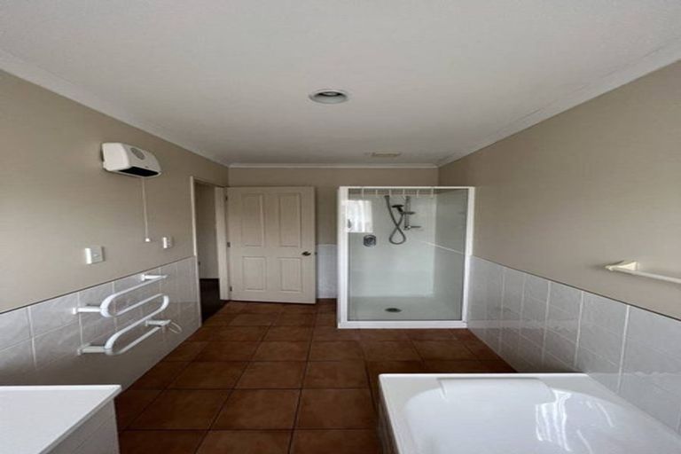 Photo of property in 25 Glenross Drive, Wattle Downs, Auckland, 2103