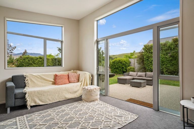 Photo of property in 3 Rere Road, Lake Hayes, Queenstown, 9304