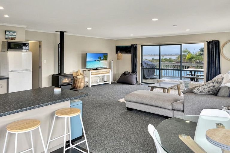 Photo of property in 560 Pukehina Parade, Pukehina, 3189