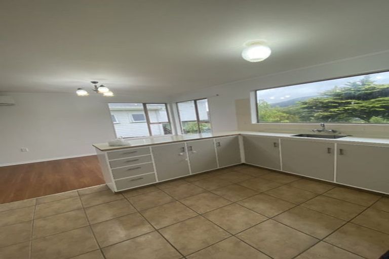 Photo of property in 71 Fyvie Avenue, Tawa, Wellington, 5028