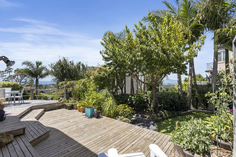 Photo of property in 1/80 Knights Road, Rothesay Bay, Auckland, 0630