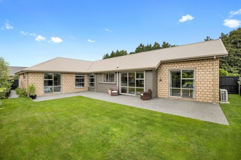 Photo of property in 12 Cyclamen Place, Aidanfield, Christchurch, 8025