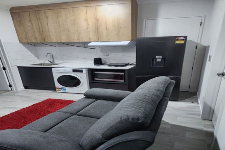 Photo of property in 2a Ballyalton Crescent, Flat Bush, Auckland, 2019