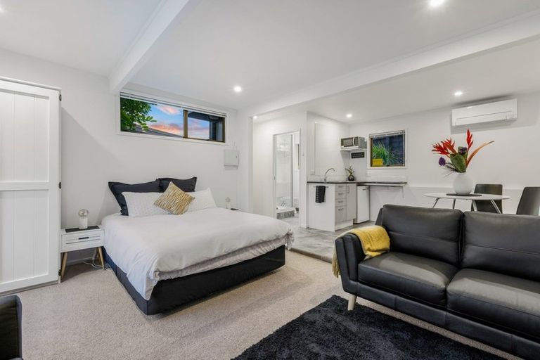 Photo of property in 2 Claude Road, Stanmore Bay, Whangaparaoa, 0932