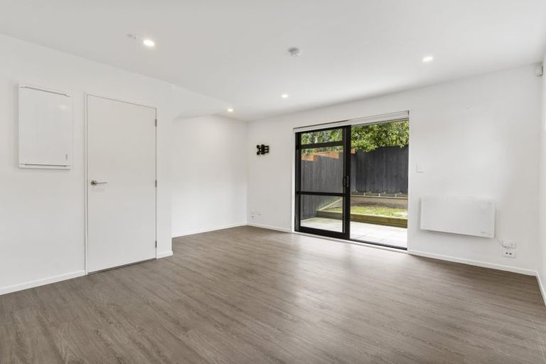 Photo of property in 4e Wattle Road, Sunnyvale, Auckland, 0612