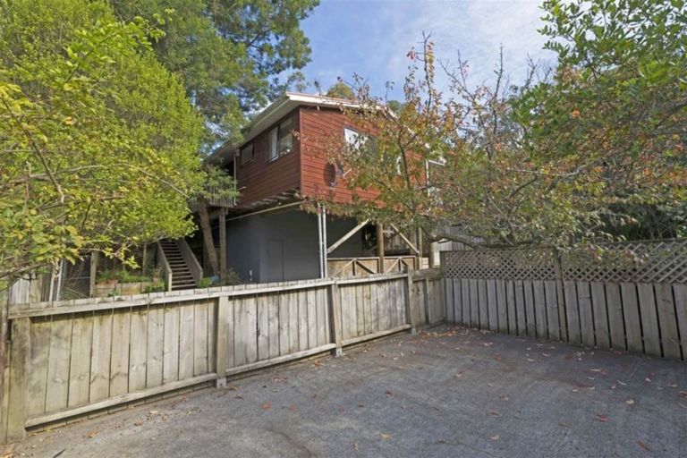 Photo of property in 2/4 James Scott Place, Te Atatu South, Auckland, 0602