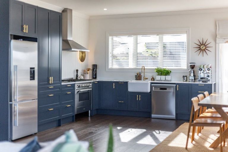 Photo of property in 31 Grumman Lane, Newlands, Wellington, 6037