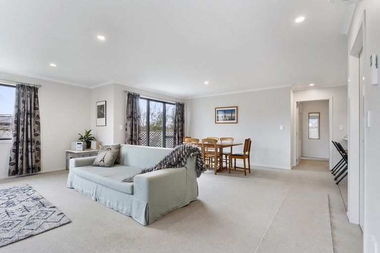 Photo of property in 42 Feist Street, Carterton, 5713