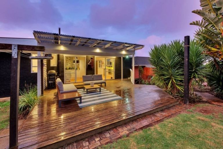 Photo of property in 10 Hamlet Place, Pukekohe, 2120