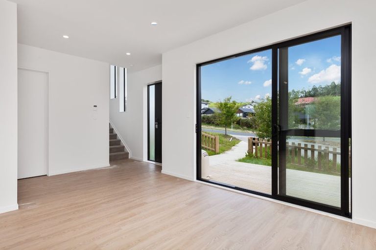 Photo of property in 11b Endurance Rise, Orewa, 0931