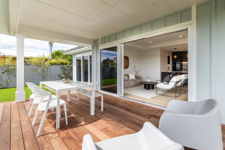 Photo of property in 129 Middle Road, Havelock North, 4130