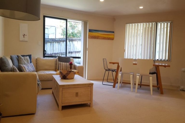 Photo of property in 26 William Gamble Drive, Greenhithe, Auckland, 0632