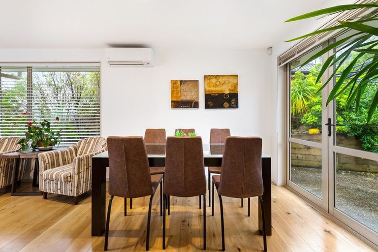 Photo of property in 25 Henry Partington Place, Greenhithe, Auckland, 0632