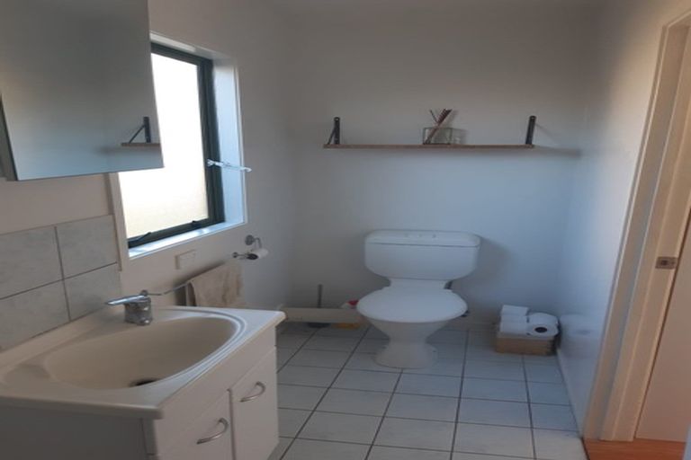 Photo of property in 3 Western Court, Sunnyvale, Auckland, 0612