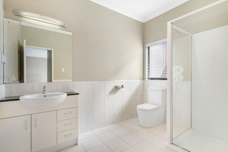 Photo of property in 30 Scarlet Oak Drive, Schnapper Rock, Auckland, 0632