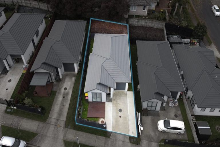 Photo of property in 113 Tiriwa Drive, Massey, Auckland, 0614