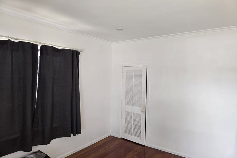 Photo of property in 25 Archibald Road, Kelston, Auckland, 0602