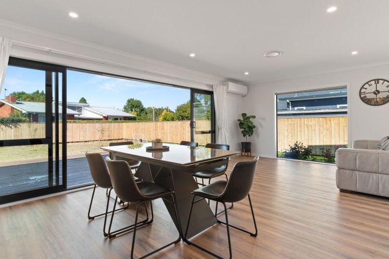 Photo of property in 21 Coralie Place, Lansdowne, Masterton, 5810