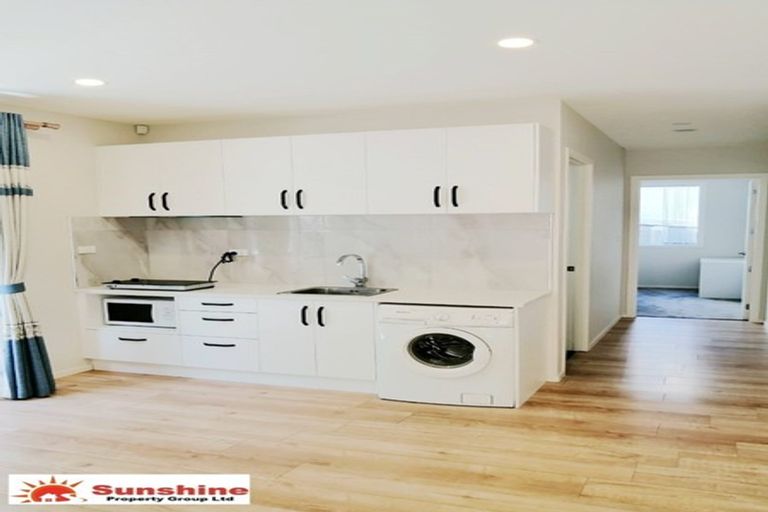 Photo of property in 13a Beechwood Road, Rothesay Bay, Auckland, 0630