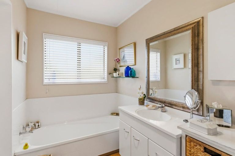 Photo of property in 5 Dennis Taylor Court, Paraparaumu, 5032