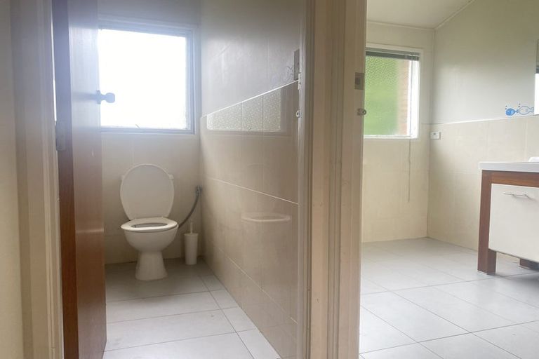 Photo of property in 15 Glenmore Road, Sunnyhills, Auckland, 2010