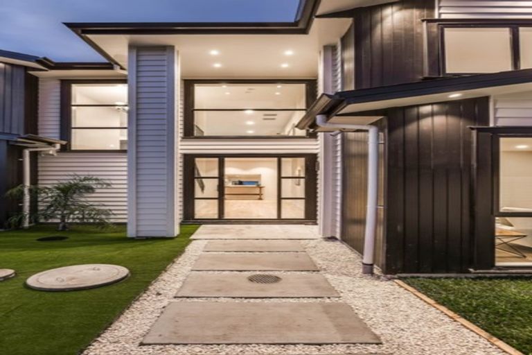 Photo of property in 3 Ti Kouka Place, Te Atatu Peninsula, Auckland, 0610