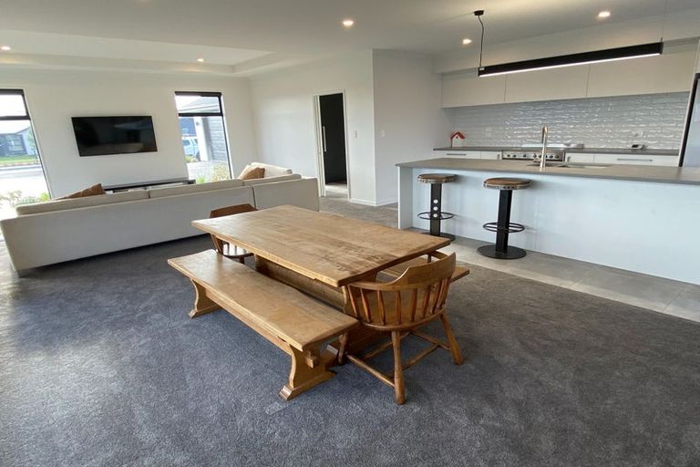 Photo of property in 192 Faringdon Boulevard, Rolleston, 7615