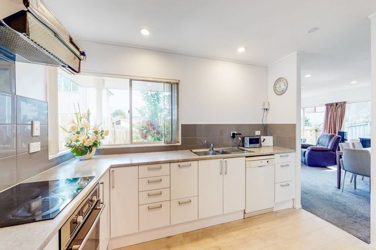 Photo of property in 3/692 Whangaparaoa Road, Stanmore Bay, Whangaparaoa, 0932