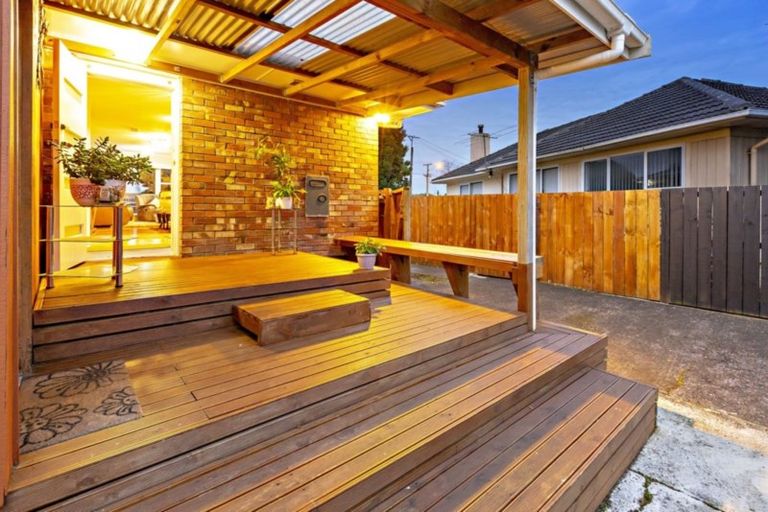 Photo of property in 142 Russell Road, Manurewa, Auckland, 2102