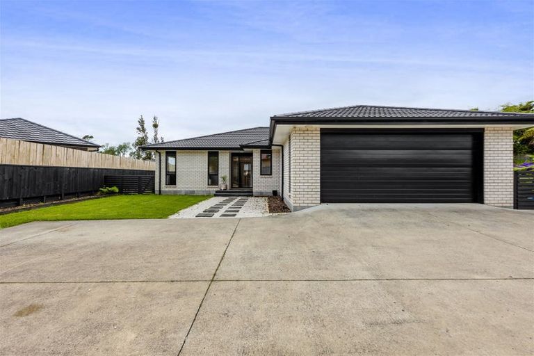 Photo of property in 15 Frederick Place, Whalers Gate, New Plymouth, 4310