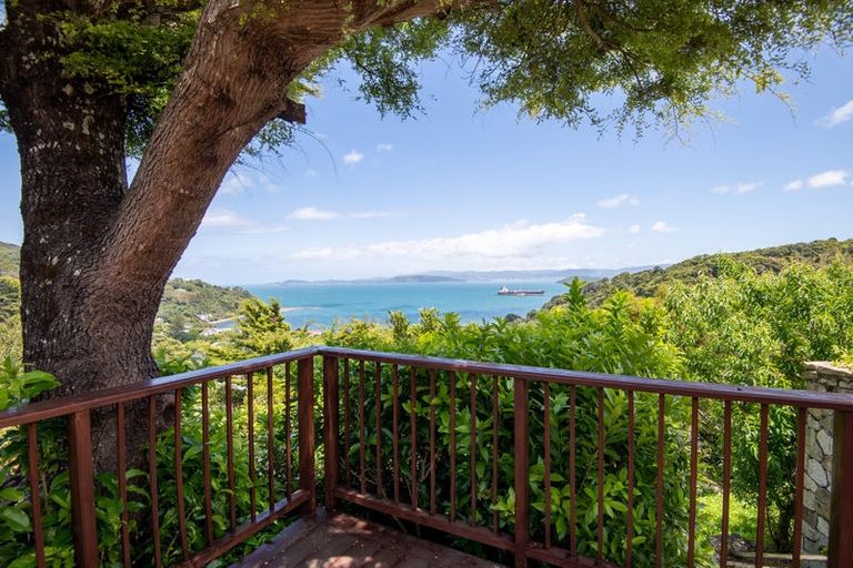 Photo of property in 5 Whiorau Grove, Lowry Bay, Lower Hutt, 5013