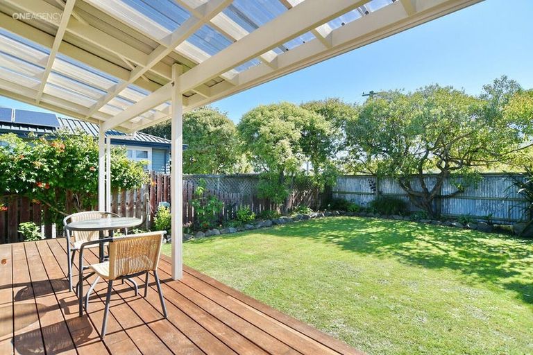 Photo of property in 17 Blake Street, New Brighton, Christchurch, 8061