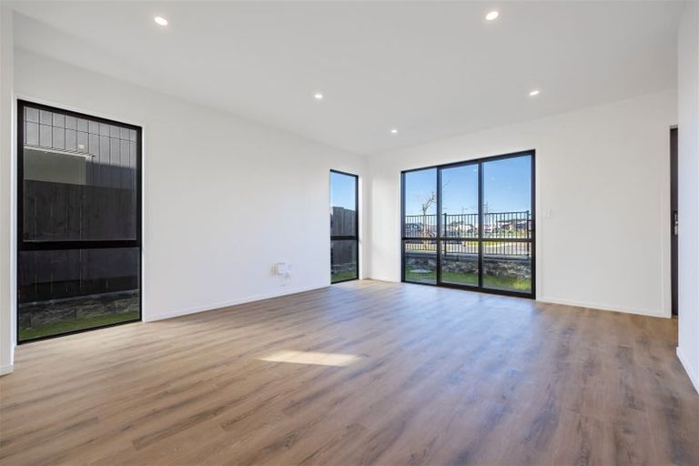 Photo of property in 30 Whakato Avenue, Kumeu, 0810